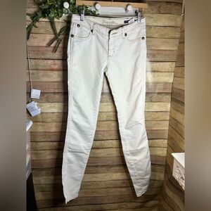 Wrangler Lillington Low Rise Straight Leg White Denim Jeans Women’s W28